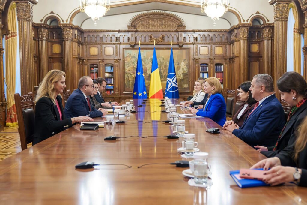 54935772095 a93d1f6dfe k