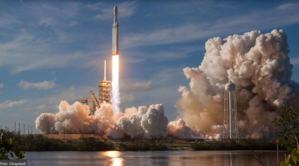 Zi istorică pentru Blue Origin. Racheta lui Jeff Bezos a fost lansată cu succes spre Marte, iar propulsorul a fost recuperat