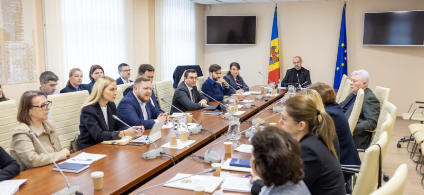 r3 12439 2048x1365 1