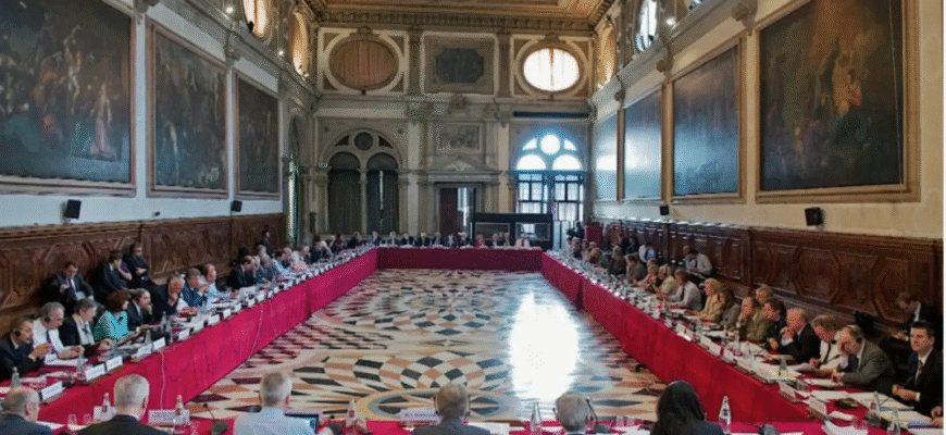 raportorii comisiei de la venetia