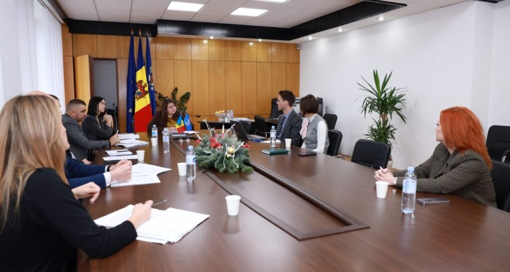 Directoarea Serviciului Fiscal de Stat, Olga Golban, în discuții cu expertul FMI Sebastian Beer 1 Directoarea Serviciului Fiscal de Stat, Olga Golban, în discuții cu expertul FMI Sebastian Beer