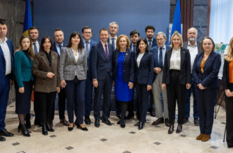 membrii comitetului parlamentar