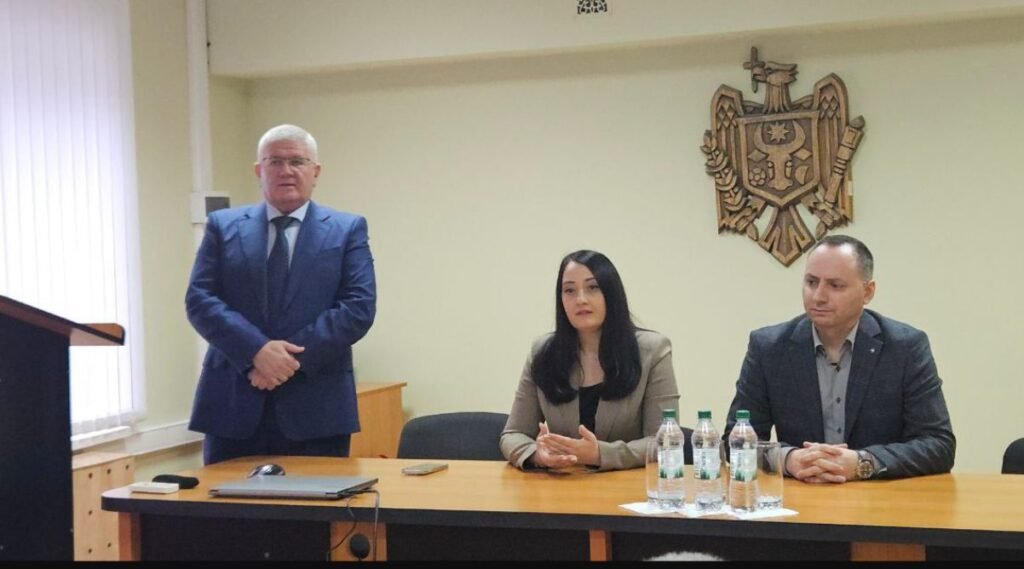 Astăzi, a fost prezentat colectivului Iurie Ceban -  noul conducător al Biroului Vamal Nord