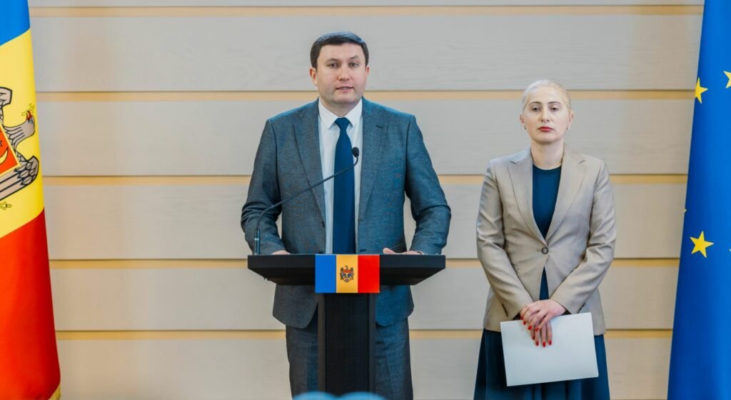 Deputații PSRM au prezentat prioritățile fracțiunii socialiștilor în domeniul social. Aceștia propun majorarea salariilor profesorilor