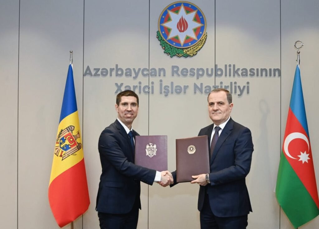 Miniștrii Mihai Popșoi și Jeyhun Bayramov au discutat la Baku extinderea cooperării moldo-azere