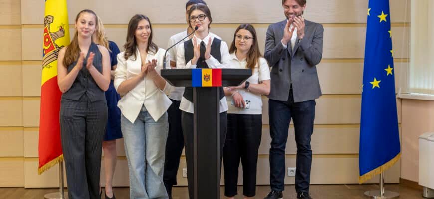 Studenții USM au vizitat Parlamentul și au participat la concursul educațional „Misiunea Parlamentului”