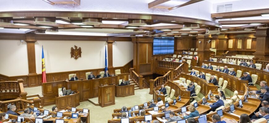 Indemnizația de maternitate pentru femeile necăsătorite și neasigurate va putea fi calculată din venitul asigurat al tatălui copilului