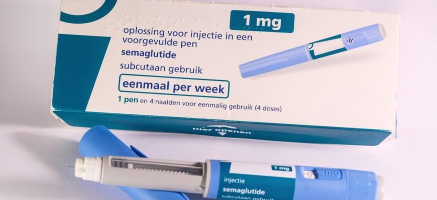 Medicine box and injection pens for medical use.