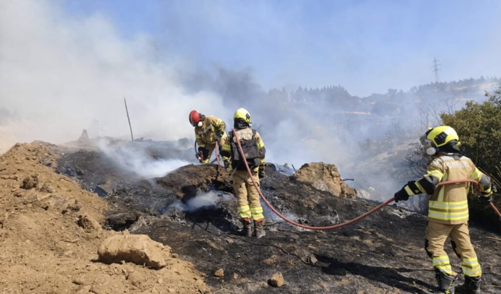 Salvatorii IGSU detașați în Grecia au intervenit la stingerea unui incendiu de vegetație în apropierea localității Derveni