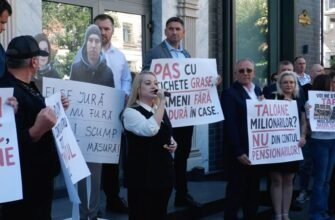 VIDEO// Președinta PCRM, Diana Caraman, la protestul de la ANRE: „Pensionarii nu trebuie să aleagă între facturi și medicamente” 2 VIDEO// Președinta PCRM, Diana Caraman, la protestul de la ANRE: „Pensionarii nu trebuie să aleagă între facturi și medicamente”