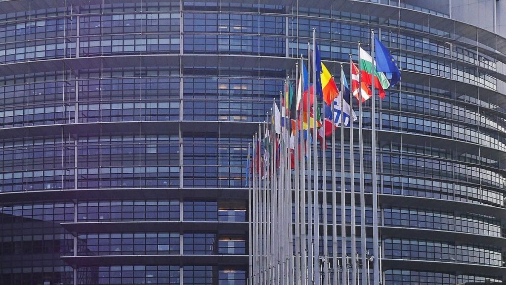 Scandal în Parlamentul European. Percheziții în Franța și alte state într-o anchetă privind deturnarea de fonduri UE de 4,3 milioane de euro 1 Scandal în Parlamentul European. Percheziții în Franța și alte state într-o anchetă privind deturnarea de fonduri UE de 4,3 milioane de euro