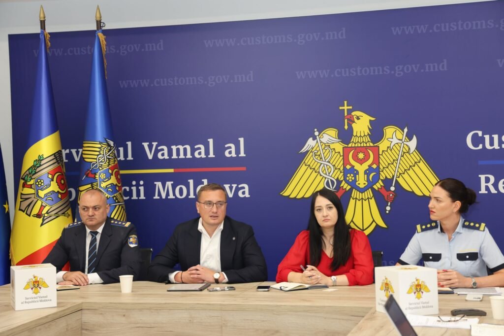 Directorul Serviciului Vamal, Radu Vrabie, a analizat rezultatele subdiviziunilor pentru primul semestru 1 Directorul Serviciului Vamal, Radu Vrabie, a analizat rezultatele subdiviziunilor pentru primul semestru