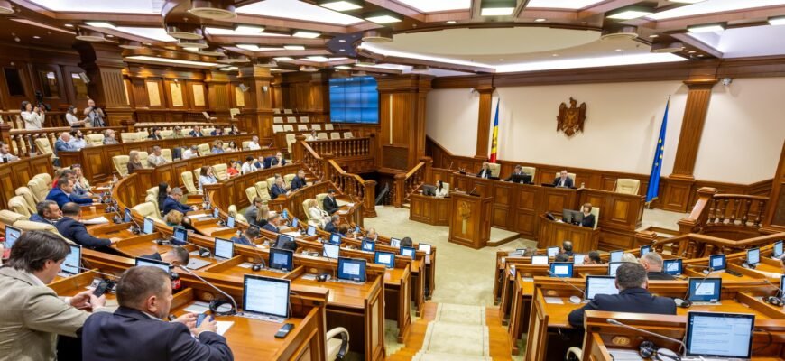 Lucrătorii independenți vor putea beneficia de indemnizație de maternitate și alte prestații sociale