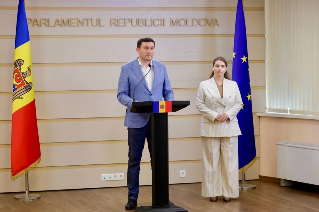 PSRM acuză PAS de promovarea activiștilor fără experiență în funcții publice bine plătite: „Vremurile bune nu sunt pentru toți”