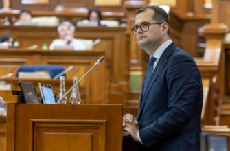 Guvernul condus de Vasile Tofan a primit votul Parlamentului de la Chișinău. Integrarea în UE și relansarea economiei, principalele obiective 2 Guvernul condus de Vasile Tofan a primit votul Parlamentului de la Chișinău. Integrarea în UE și relansarea economiei, principalele obiective