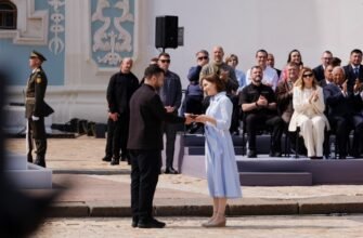 Președintele Maia Sandu a fost decorată de președintele Ucrainei cu Ordinul Cneaghinei Olga