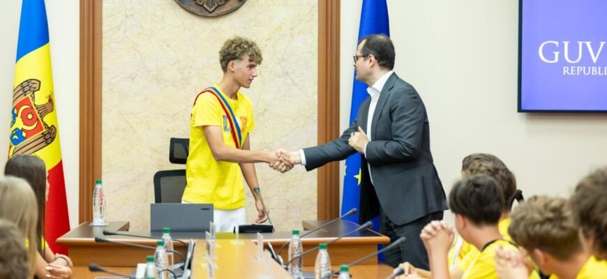 Vasile Tofan îi îndeamnă pe tinerii din diaspora să păstreze legătura cu Republica Moldova: ”Este normal să fii italian, spaniol sau portughez și, în același timp, să rămâi moldovean”