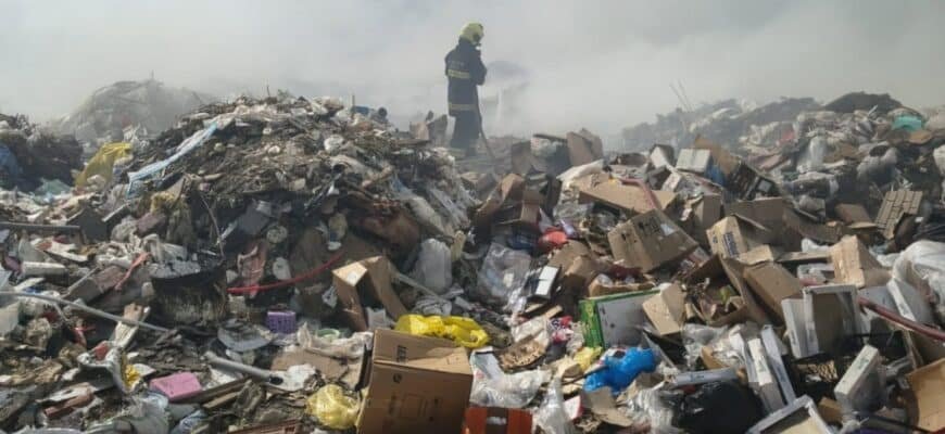 Pompierii au anunțat lichidarea incendiului izbucnit la gunoiștea orășenească din municipiul Orhei