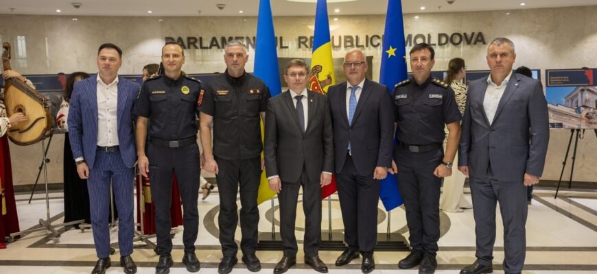 Patrimoniul spiritual ucrainean afectat de război, prezentat într-o expoziție la Parlament